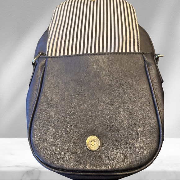 Betsey Johnson Boston Terrier Vegan Leather Bag - Picture 3 of 6